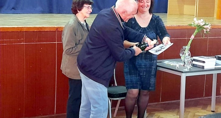 křest knihy.jpg